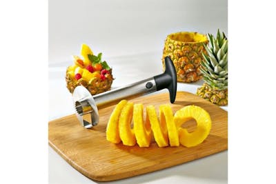Ananas coupé frais product image