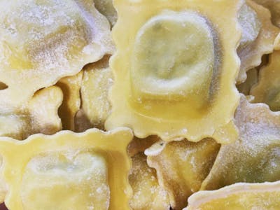 Raviolis frais farcis à la truffe blanche product image