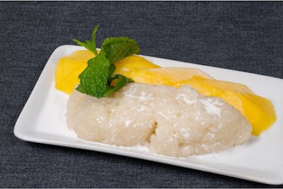 Délice de riz gluant à la mangue au lait de coco product image