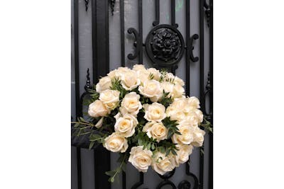 Roses blanches (merveilleux) product image