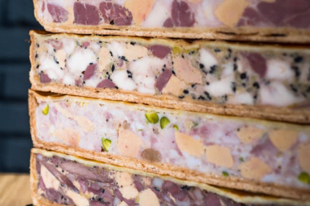 Arnaud Nicolas MOF - 7ème Pâté en croûte de caille, foie gras et fruits secs