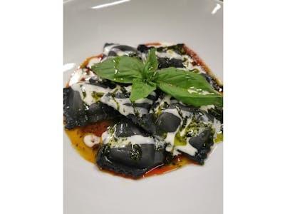 Raviolis Aubergines, Parmeggiana et sauce tomate-basilic product image