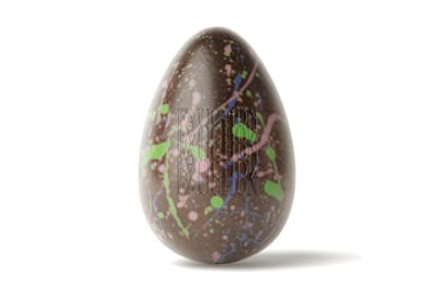 Grand œuf de Pâques gravé Fauchon au chocolat noir product image