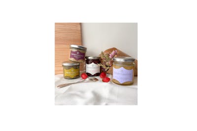 Maman gourmande - confiture, miel, tartinables & bouquet de fleurs product image